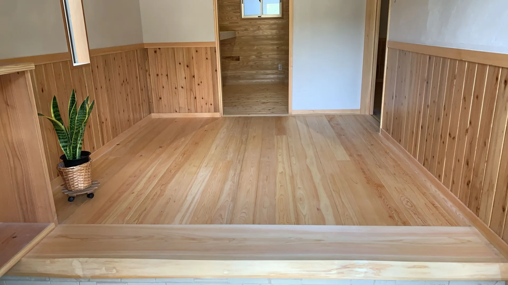 お客様が多い施主様のために、玄関ホールを広くしました