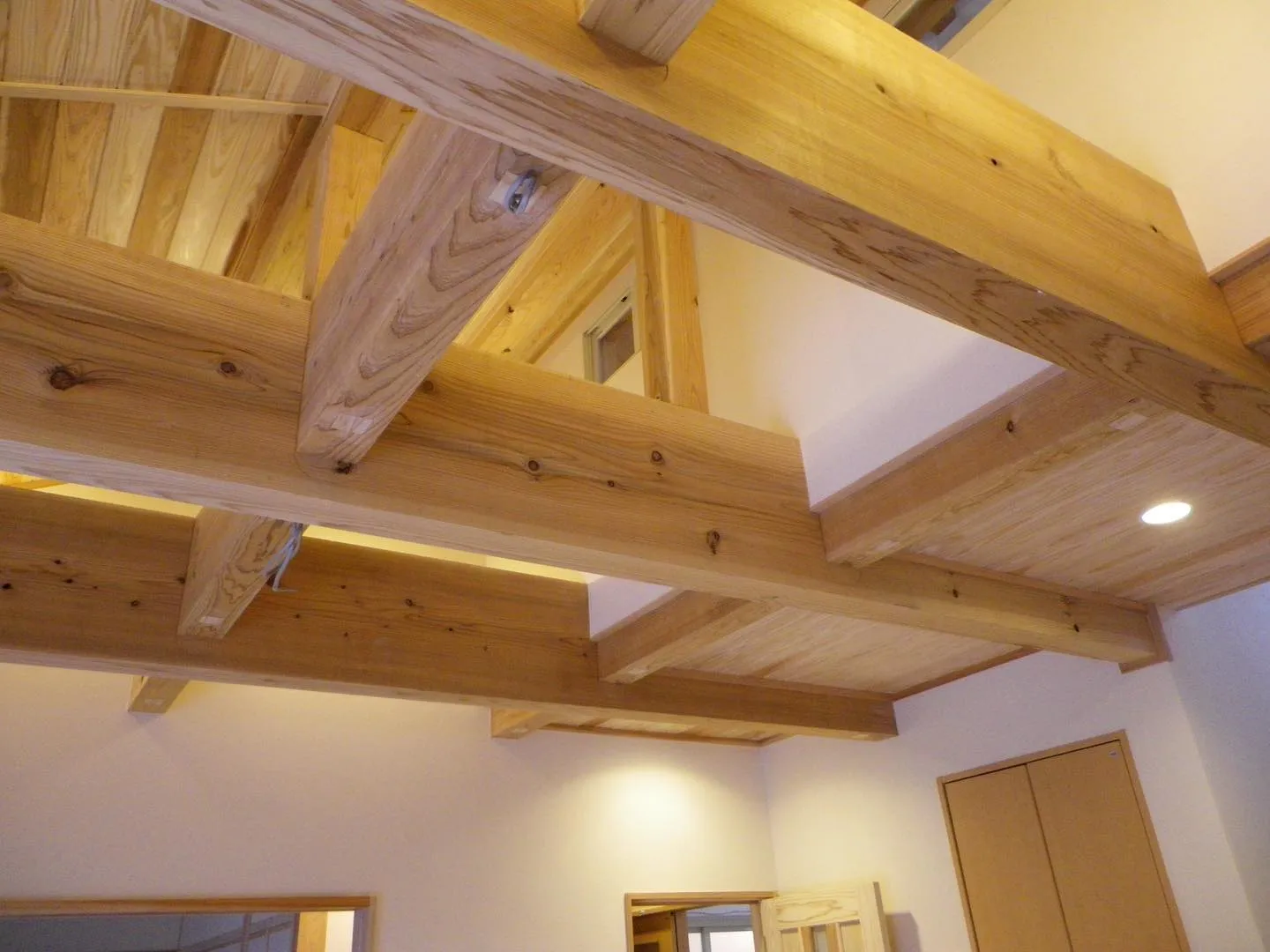 【愛媛・注文住宅】国産材の強さと美しさを感じる家　桁吹抜け🏡...