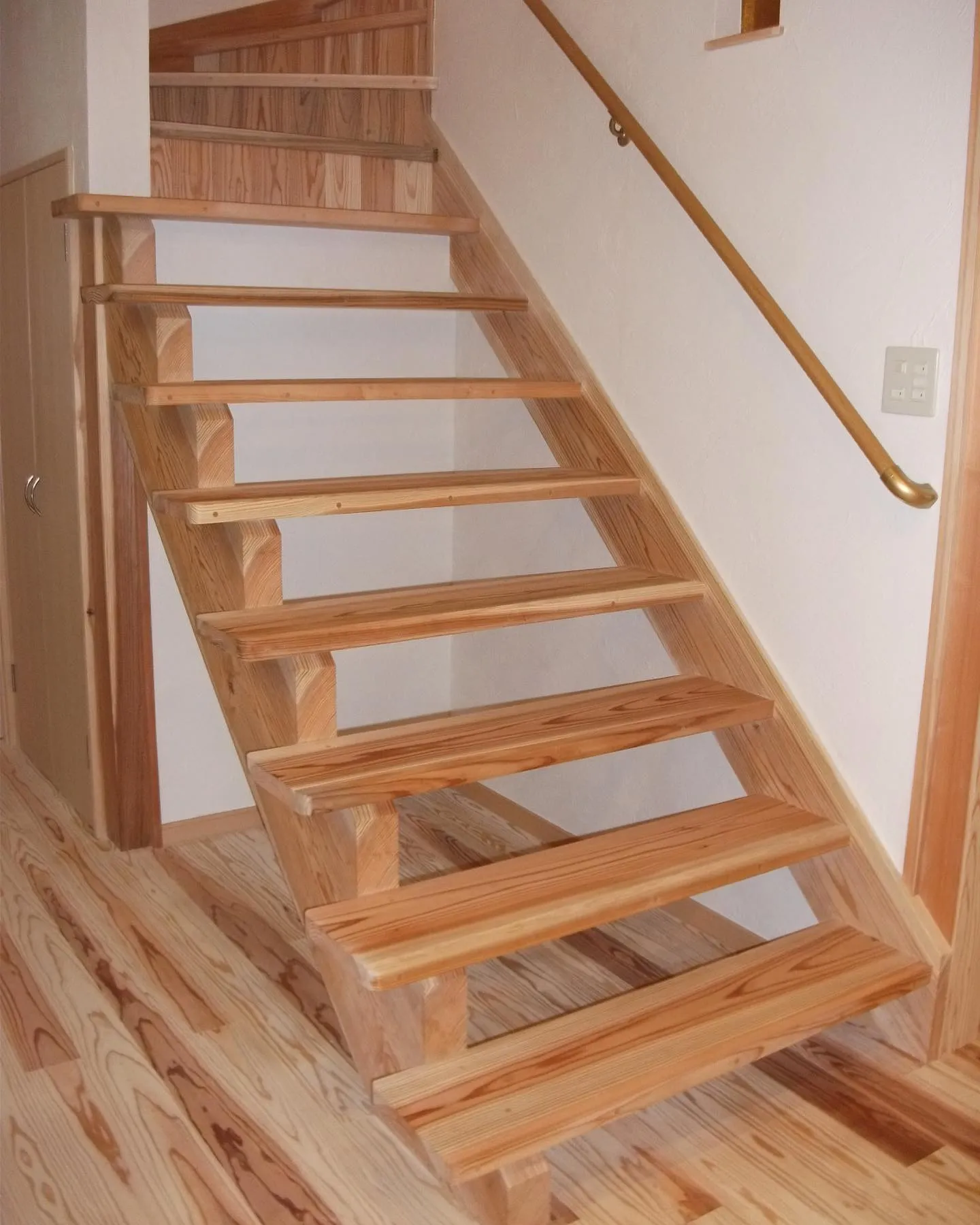 【宇和島注文住宅】スリット階段👍❗️