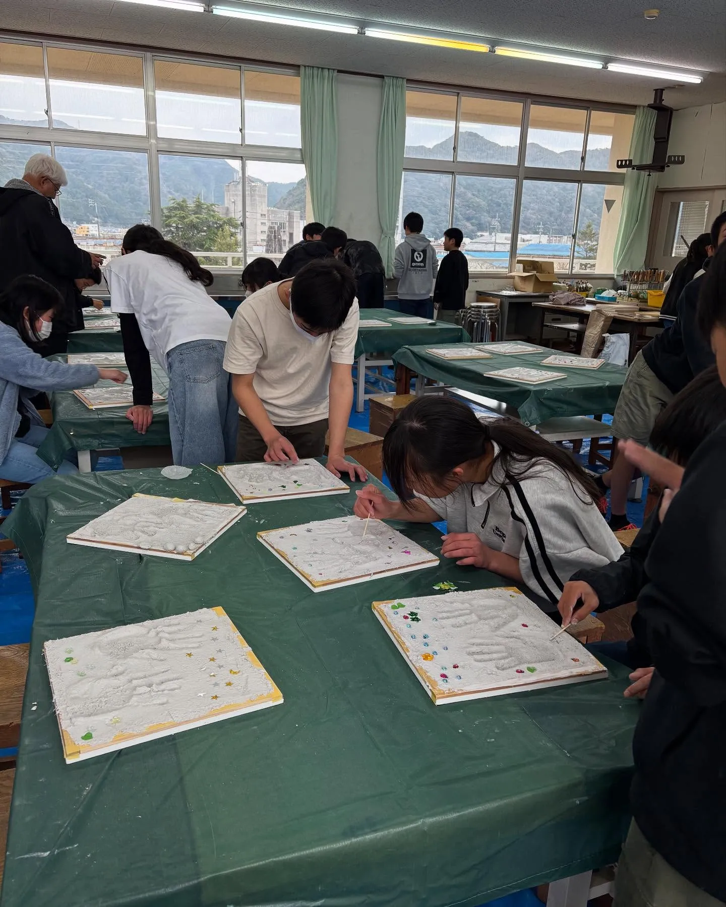 【宇和島市注文住宅】3.18 岩松小学校にて卒業生のための卒...